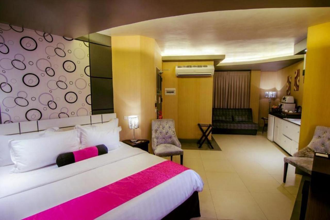 Eloisa Royal Suites Lapu-Lapu City Esterno foto