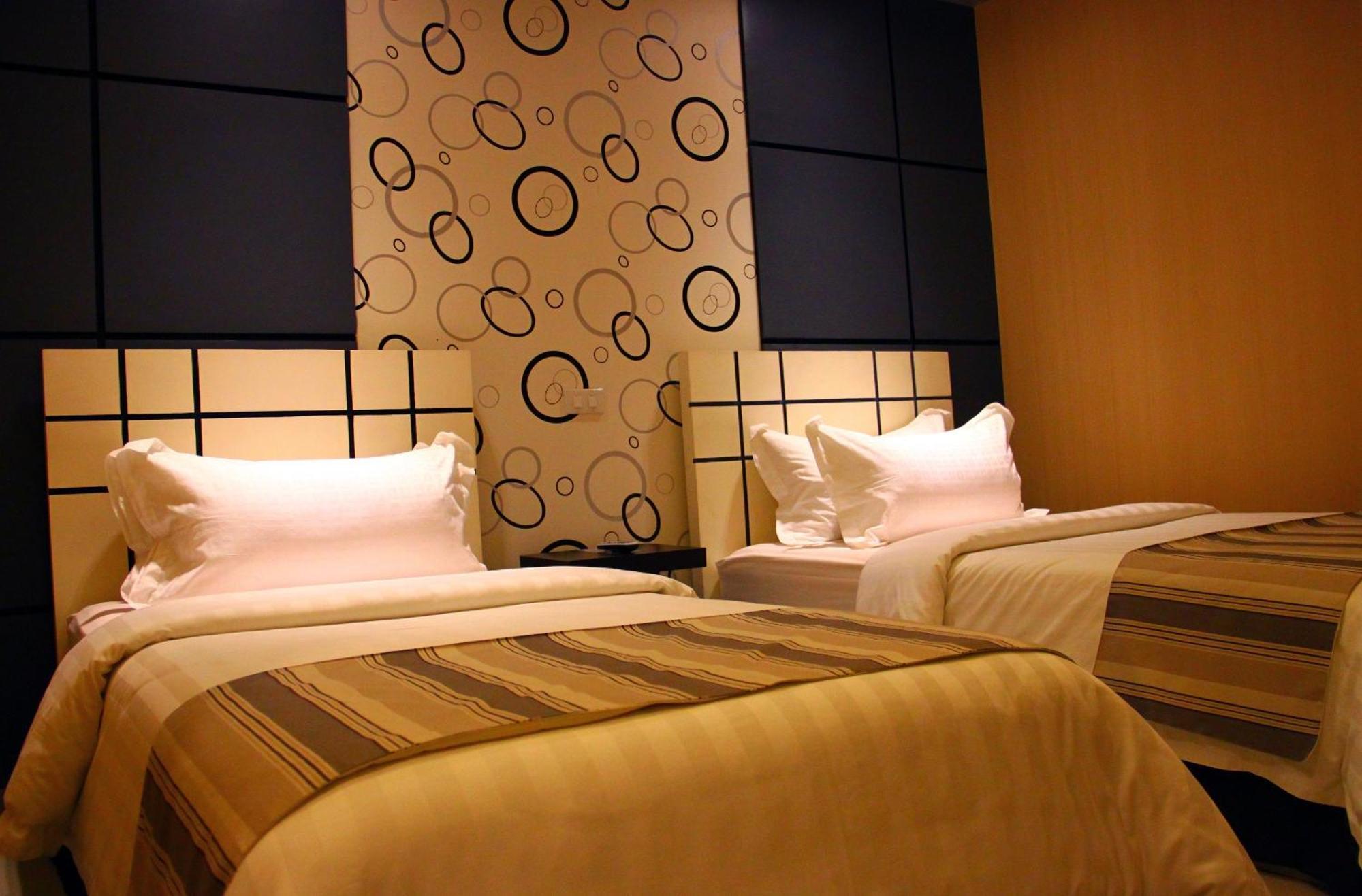 Eloisa Royal Suites Lapu-Lapu City Esterno foto