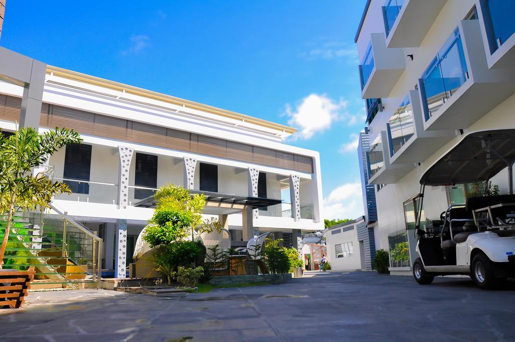 Eloisa Royal Suites Lapu-Lapu City Esterno foto