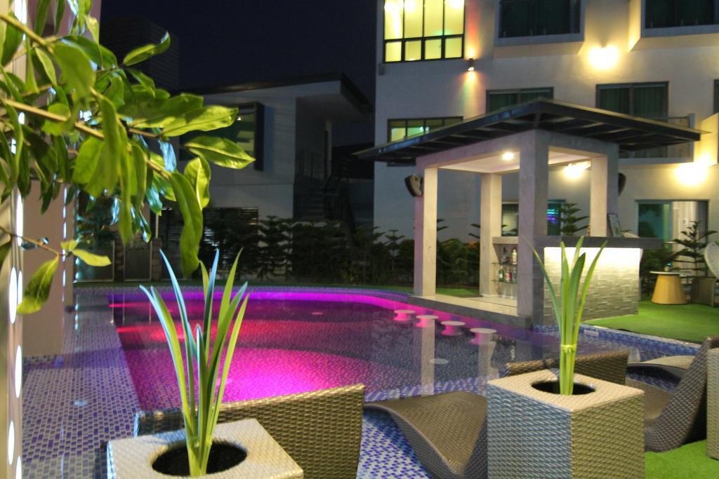 Eloisa Royal Suites Lapu-Lapu City Esterno foto